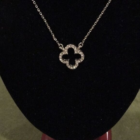 Swarovski Crystal Cloverleaf Silvertone Necklace - Picture 1 of 2